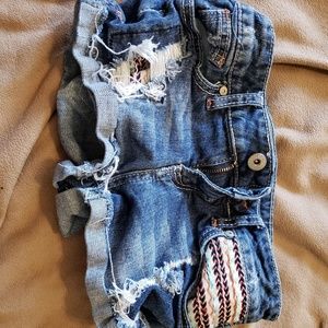 Sound girl shirt Jean shorts with pocket details
